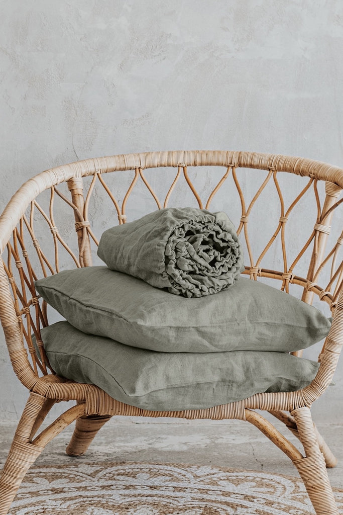 Organic Linen Basic Fitted Sheet And Pillowcases Set Green 2902